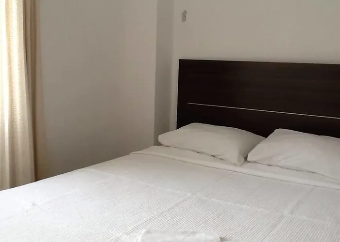 标准特大床房间